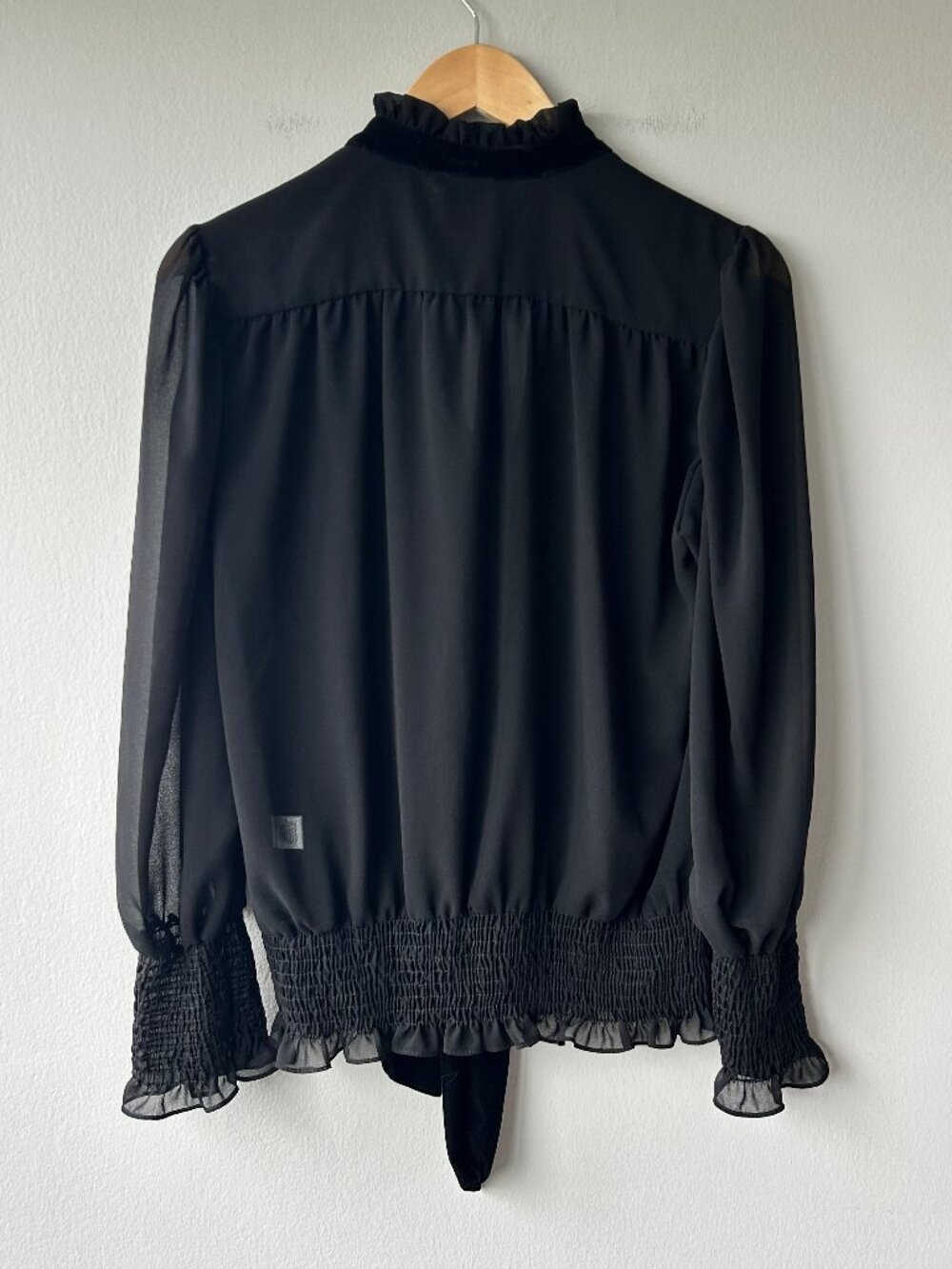MISA Los Angeles Black Sheer Velvet Tie Neck Blouse Size Small Women's - Picture 5 of 9